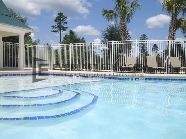 SP1 - Level Double Bar Spear Pool Fencing