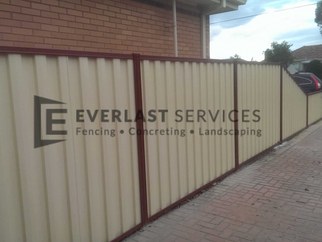 CB15 - Manor Red Post + Rail + Primrose Sheet Colourbond