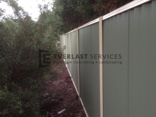 CB19 - Primrose rails meadow sheets with colourbond