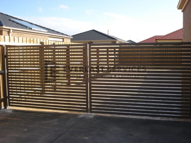 DG11 - Horizontal Aluminium Slats Double Gate - Hoppers Crossing
