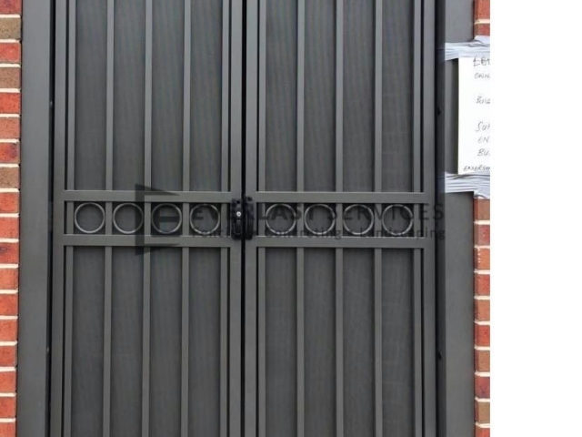 SWG3 - Square Triple Oxley Ring Gate with Perforated Backing