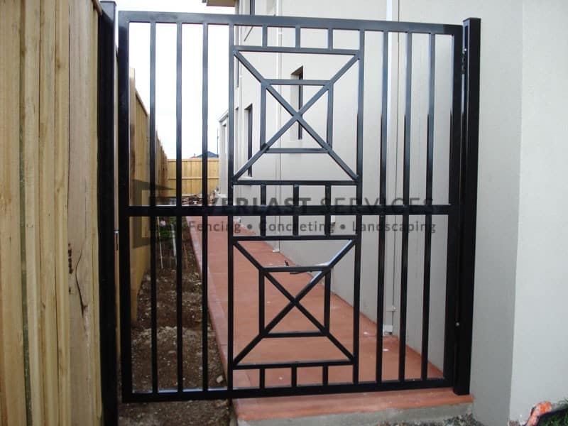 DW37 - Wraught Iront Single Gate