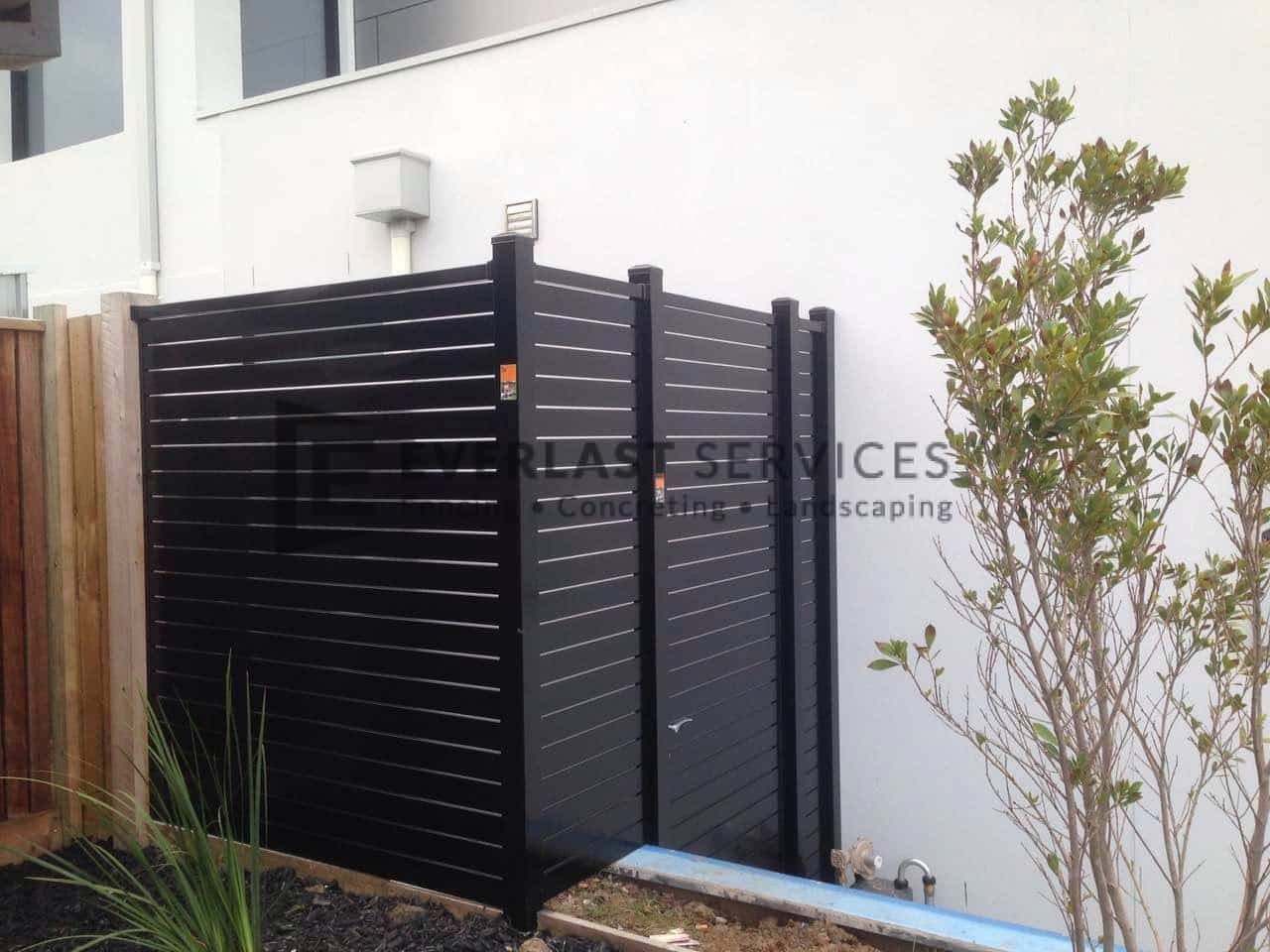 SS56 - Black Slats Single Gate with 2 Panels Side View