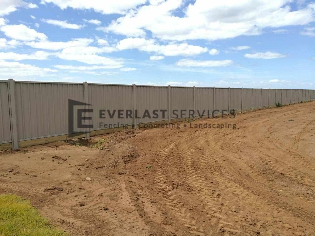 CB46 – Colourbond Fencing