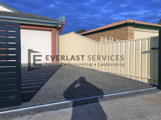 CB49 - Cream Colourbond Fencing
