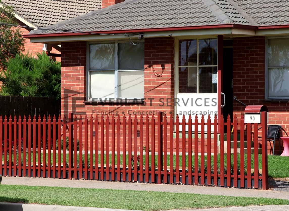 SF125 - Manor Red Steel Picket Fencing