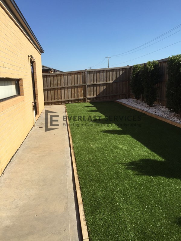 L19 - Plain Concrete Footpath with Synthetic Grass