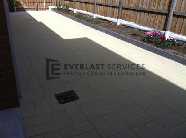 37 - Paving and garden beds