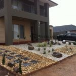 L33 - Front Yard Pebble Landscaping