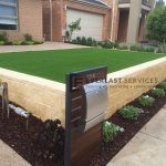 L5 - Versa Wall Retaining Wall with Synthetic Grass