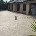 EA7 - Light Exposed Aggregate Driveway