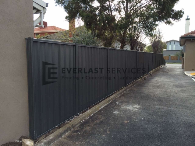 CB33 - Wooldand Grey Colourbond