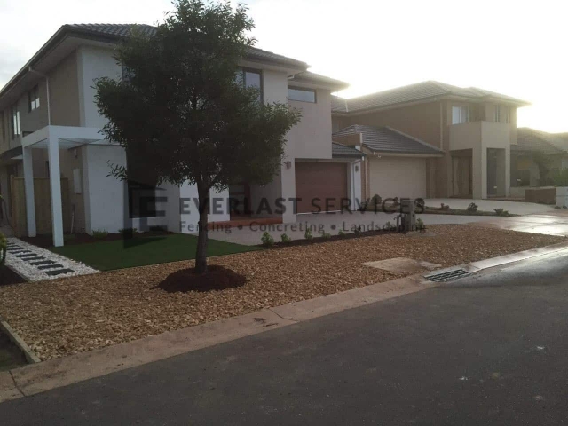 L46 - Basic Landscaping Santuary Lakes View 3