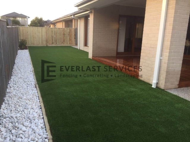 L47 - Backyard Synthetic Grass