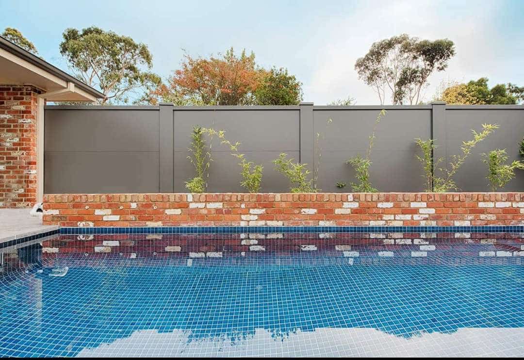 MW13 - Modular Fencing For Swimming Pool