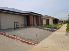 EA85 – Exposed Aggregate Driveway with Steps