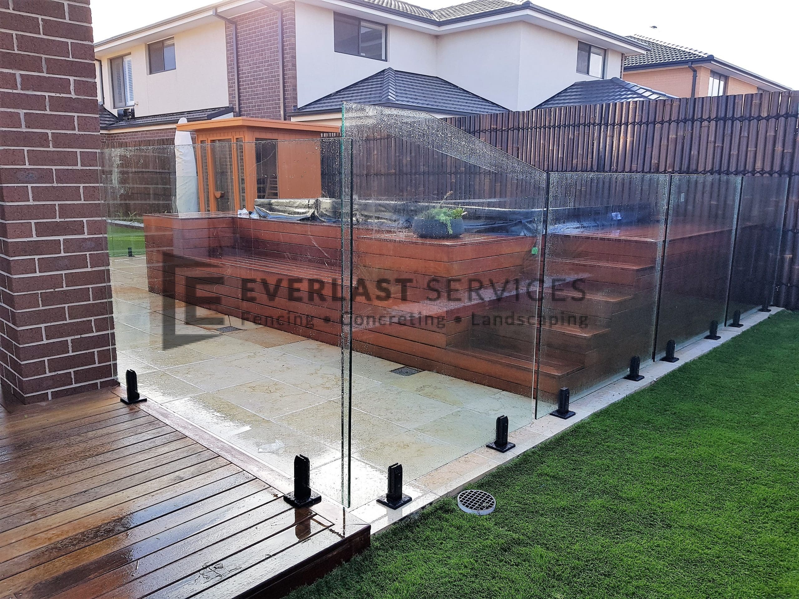 GF22 – Glass fencing and Spa