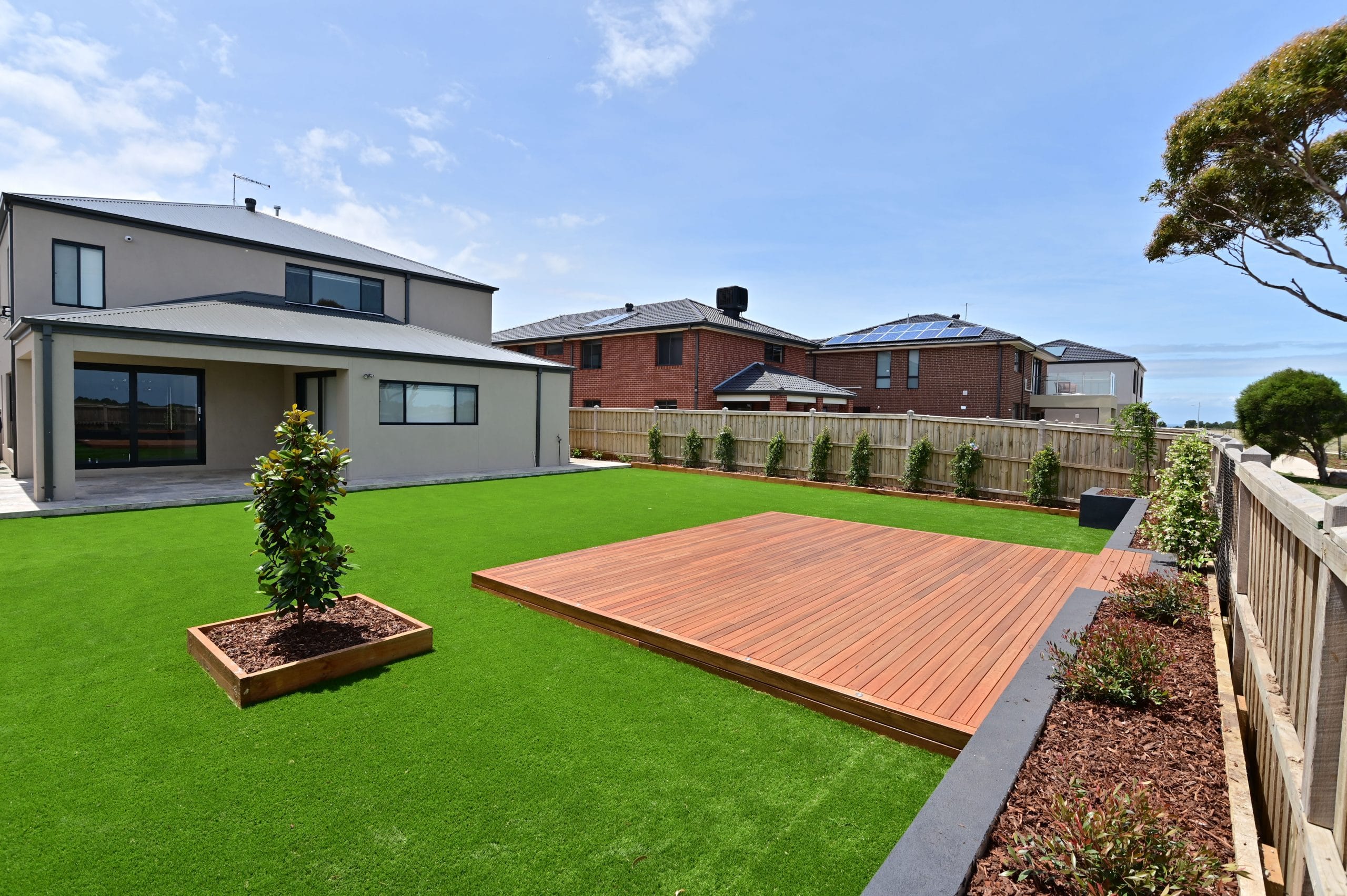 L267 - Point Cook - Corner point of view, grass and patio