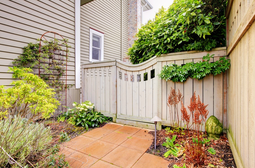 landscaping ideas for the side of a house